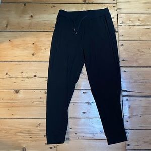 Kindred Bravely medium black bamboo maternity & postpartum joggers